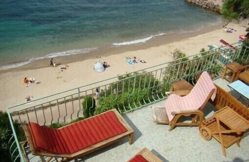 Theoule-Superieur Villa | Villa for 4 to 10 people, directly on the beach, quiet, 200 sq.m villa
