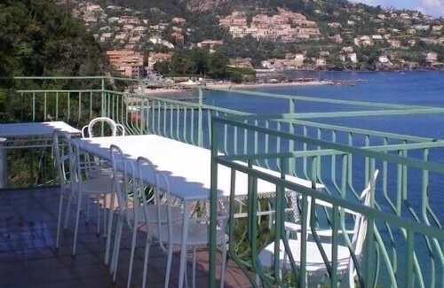 Theoule-Superieur Villa | Villa for 4 to 10 people, directly on the beach, quiet, 200 sq.m villa