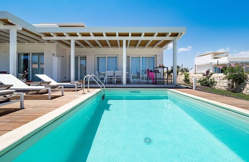 Reitani Villa | Villa for 6 People in Sicily with private pool at the Sea