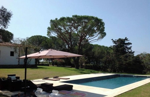 Santa Maria de Solius Villa | Villa for 10 people, 5 bedrooms, superb swimming pool
