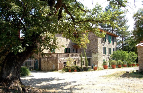 Bucine Villa | Villa for large group, Wi-Fi, pool, cooking classes, weddings