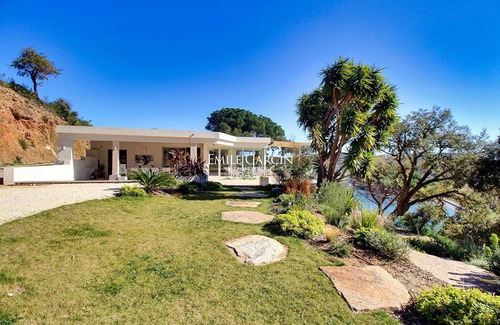 Bormes-Les-Mimosas Villa | Villa for rent in the heart of nature 3 km from the sea in Bormes-les-Mimosas