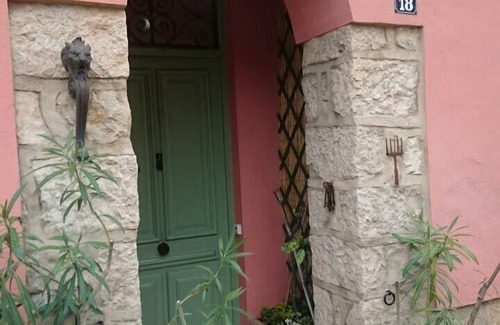 Menton Villa | VILLA FOR RENT (near the beach with swimming pool, garden barbecue).