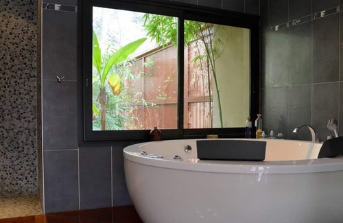 Saint-Clement-de-Riviere Villa | Villa Zen - Sunny villa with infinity pool and Hammam