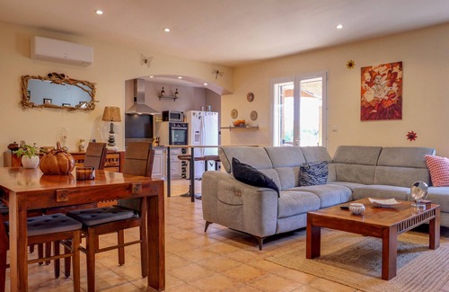 Saint-Paul-Trois-Chateaux Ski Chalet | Villa "Loane" holiday rental with swimming pool