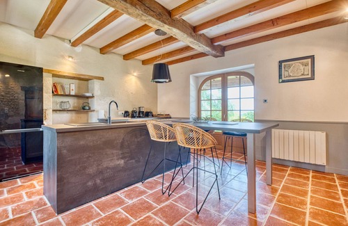 Festalemps Cottage | Villa Leynie – Countryside Retreat with Heated Pool and Dordogne Views