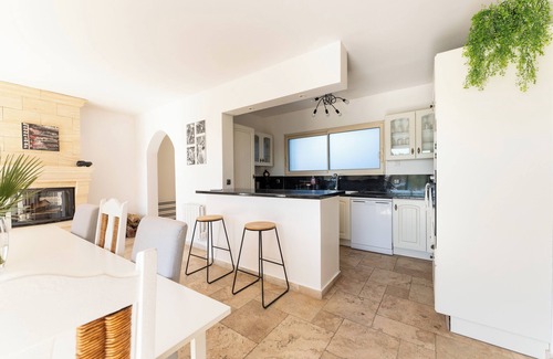 Festalemps Villa | Villa Peristylum 200m2 Piscine Privée Avec Nage a Contre Courant