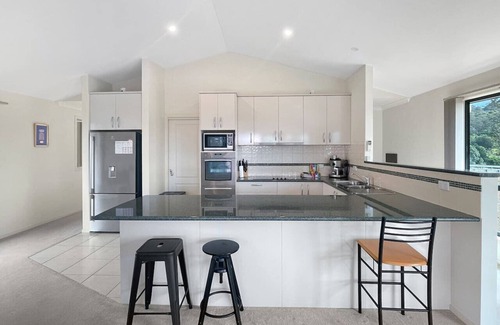 Surf Beach House | Villa Franco - Pet Friendly Home in Surf Beach