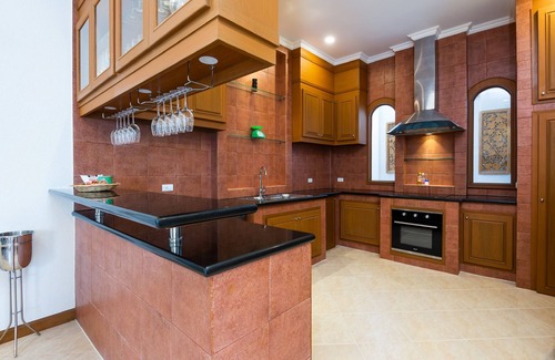 Pattaya Bay Villa | Villa Franken - Luxury 2BR Pool Villa Pratamnak Soi 5/6