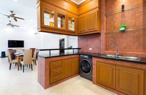 Pattaya Bay Villa | Villa Franken - Luxury 2BR Pool Villa Pratamnak Soi 5/6