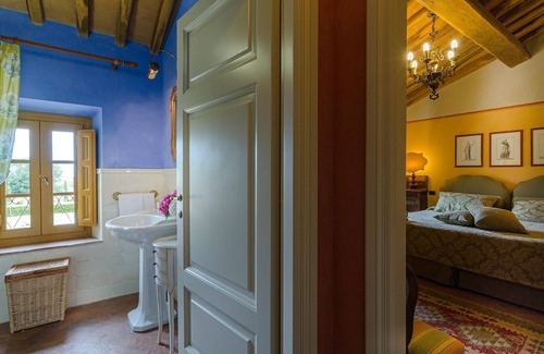 Badia Cantignano Apartment | Villa Frantoio .