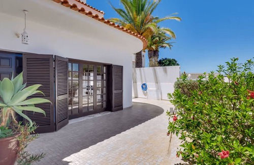 Patroves House | Villa Frederique by Gabi Miguel