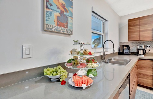 Fort Lauderdale House | Villa Ft Lauderdale XL Pool, playground, firepit, BBQ, beach, Family Paradise