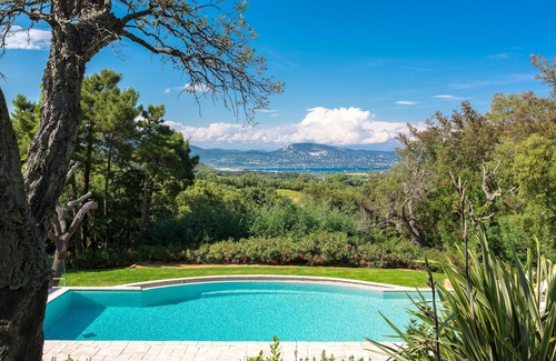 Gassin Villa | - Villa Gassin Enchanting view of the Gulf of St. Tropez