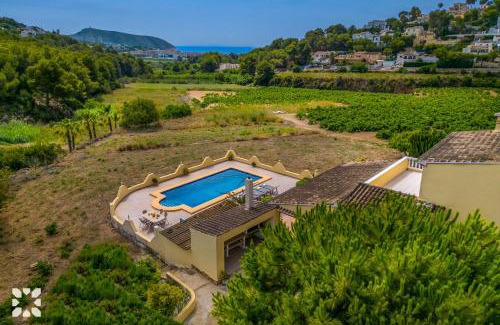 El Tesoro Villa | Villa Gema by Abahana Villas