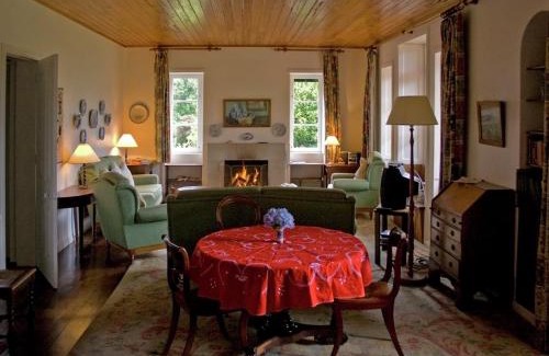 Santo da Serra Villa | Villa Getaway in Santo António da Serra