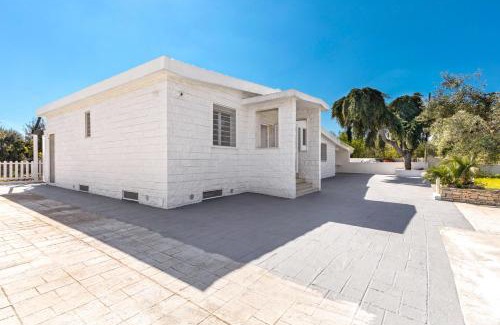 Bitritto Villa | Villa Giove a Bari by BarbarHouse