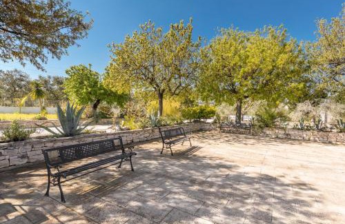 Bitritto Villa | Villa Giove a Bari by BarbarHouse