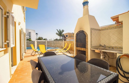 Chinicato Villa | Villa Girasol with private swimming pool and jacuzzi