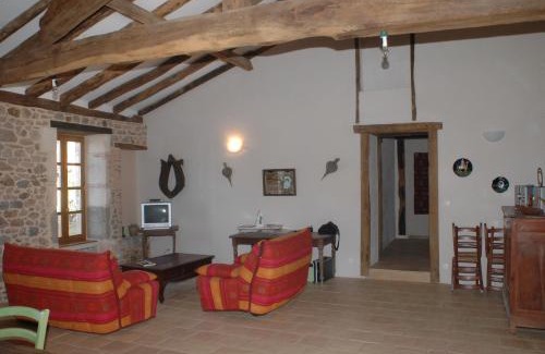 Bussiere-Badil House | Villa Gites Chambre d hôtes avec piscine Dordogne 2-4-6-8-10 personnes