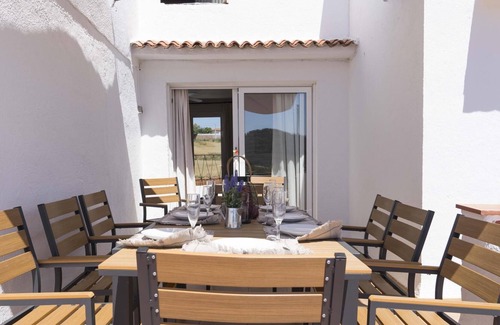 Tordera Villa | VILLA GRACIA LUX 2, IN NATURE AND CLOSE TO SEA, POOL AND TENNIS.