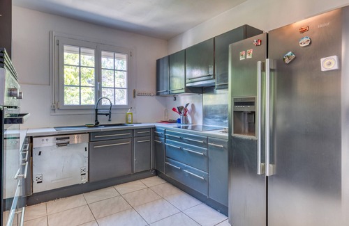 La Grande-Motte Villa | Villa 'Grande' with Private Terrace, Private Garden and Wi-Fi