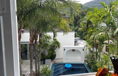 Rawai Villa | Villa Guenlaur 3 studios with kitchenette and pool