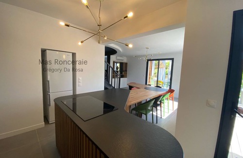 Gignac Villa | Villa - Hérault (Swimming pool, Garden, Boules pitch, Table soccer, Table tennis, Badminton)