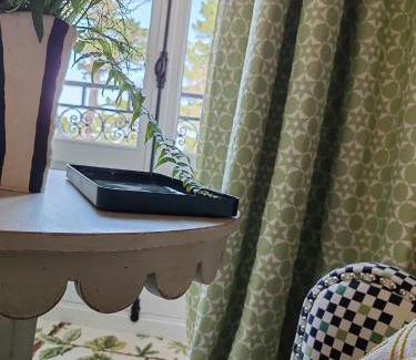 Dinard Bed & Breakfast | Villa Haute Guais, maison et table d'hôtes vue mer