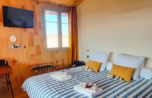 Contis-les-Bains Villa | Villa Helemana| Heated pool with whirlpool+ Petanque court| Beach at 100m| 14ppl