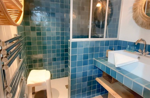 Contis-les-Bains Villa | Villa Helemana| Heated pool with whirlpool+ Petanque court| Beach at 100m| 14ppl