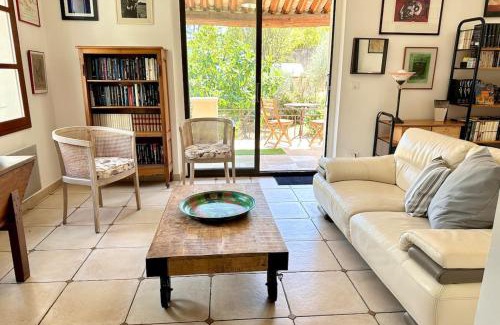 Fontaine-de-Vaucluse House | Villa Hélène in the heart of the center of Fontaine de Vaucluse