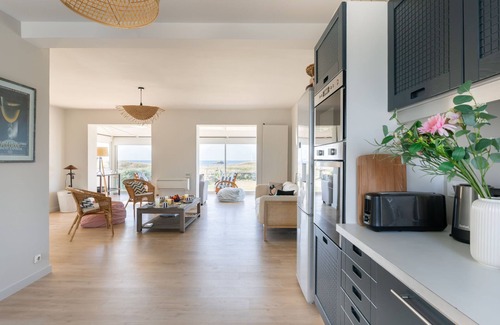 Saint-Pierre-Quiberon House | Villa Heol by Interhome