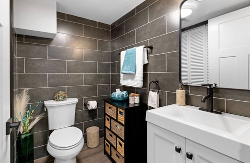 Lake Geneva House | Villa Hermosa LG WI: Stylish Getaway, Memorable Stay