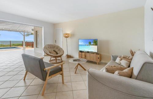 Le Moule Villa | VILLA HOLIDAYS - Piscine + Vue sur mer + Accès randonnée