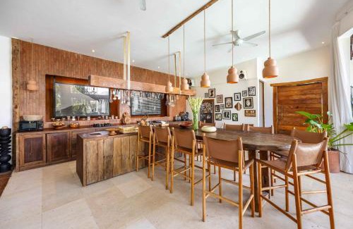 Umalas Villa | Villa HOM - Stylish Huge LUX NEW 6BR 16px Next To Canggu