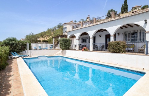Competa Villa | Villa "Hugo" with Sea and Mountain View & Wi-Fi