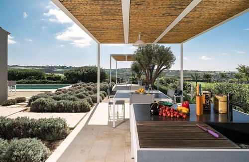 Ragusa Villa | Villa Hybla - Villa with private pool close to the Donnafugata Castle, in Sicily