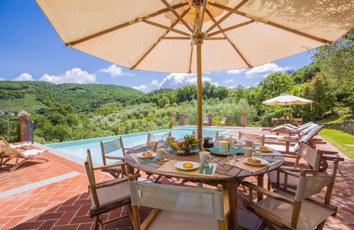 Monsummano Terme Villa | Villa I Grilli - Seven Bedroom Villa, Sleeps 15