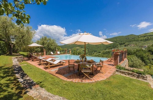 Monsummano Terme Villa | Villa I Grilli - Seven Bedroom Villa, Sleeps 15
