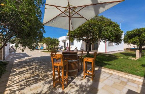 Specchiarica Villa | Villa Il Fenicottero Salentino by BarbarHouse