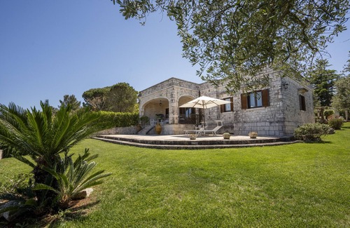 Laureto Villa | Villa 'Il Mio Paradiso' with Sea View, Wi-Fi and Air Conditioning