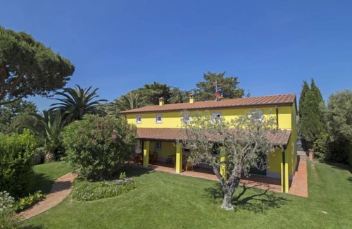 San Vincenzo House | Villa il Pellicano by Interhome