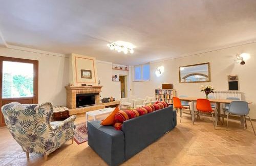 Montelirossi Apartment | Villa immersa nella Serenità