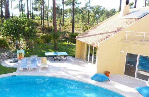 Charneca de Caparica e Sobreda Villa | Villa in a golf resort near the beach and lisbon