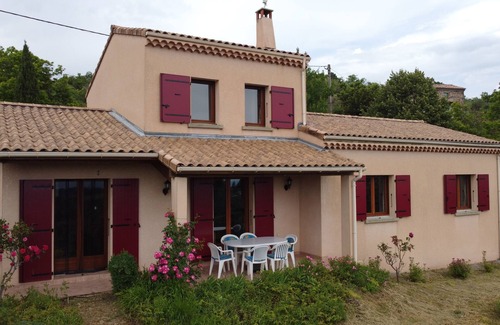 Planzolles Villa | Villa in a green setting