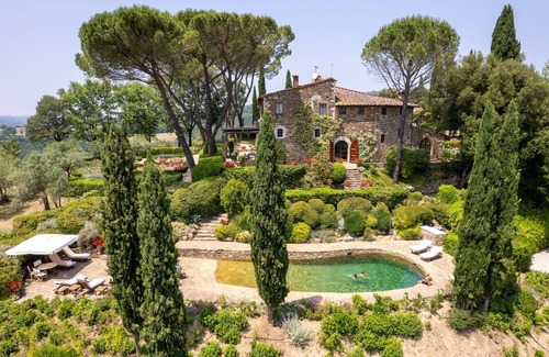 San Pietro in Bossolo Villa | Villa in Badia A Passignano with 6 bedrooms sleeps 14