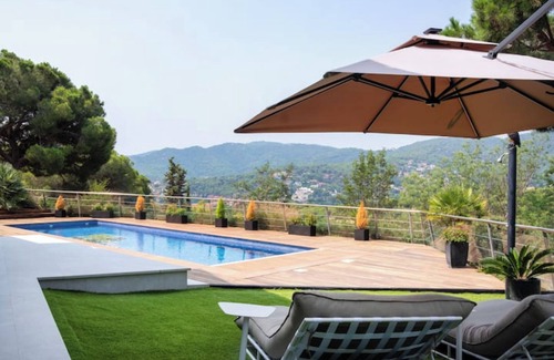 Cabrils House | Villa in Barcelona with pool