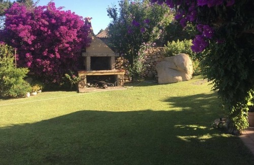 Cala di Volpe Cabin | Villa in Cala di Volpe, Porto Cervo surrounded by greenery