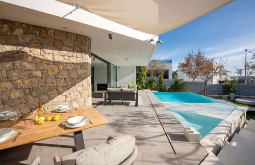 Cap Martinet Villa | Villa in Carrer del Kiwi